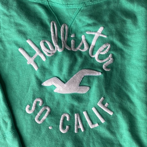 Hollister Turquoise Cropped Sweater - Picture 2 of 5